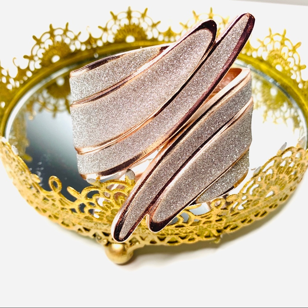 Angel wind rose gold hinge bracelet